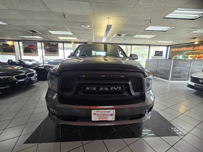 2014 RAM 1500 Express 4DR QUAD CAB 4X4 - Photo 2 - Hamilton, OH 45015