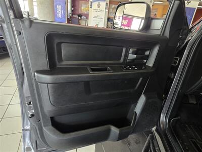2014 RAM 1500 Express 4DR QUAD CAB 4X4 - Photo 7 - Hamilton, OH 45015
