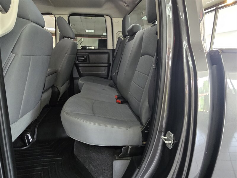 2014 RAM 1500 Express 4DR QUAD CAB 4X4 - Photo 11 - Hamilton, OH 45015