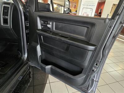 2014 RAM 1500 Express 4DR QUAD CAB 4X4 - Photo 12 - Hamilton, OH 45015