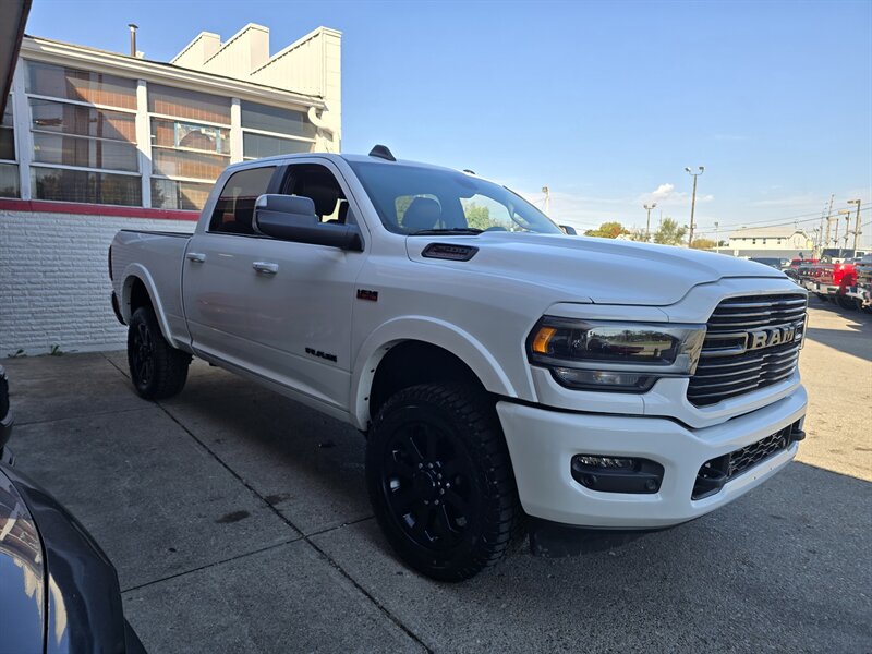 2022 RAM 2500 Laramie CREW CAB 4X4 - Photo 3 - Hamilton, OH 45015
