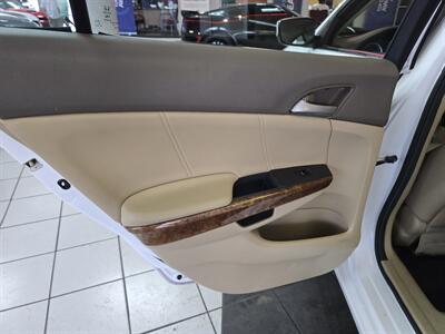 2010 Honda Accord EX-L  4DR SEDAN   - Photo 10 - Hamilton, OH 45015