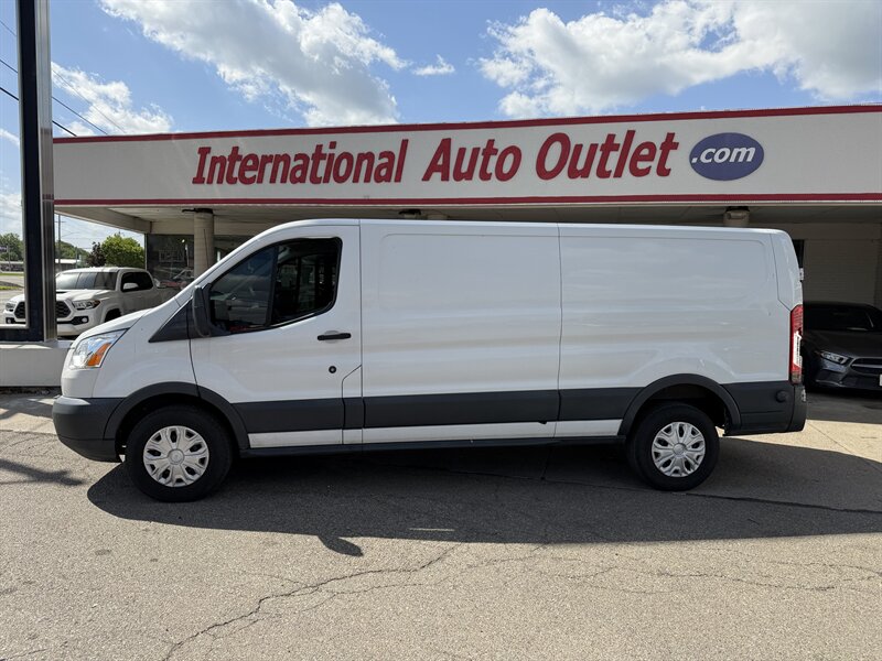 2017 Ford Transit 250 3DR CARGO VAN /V6/LOW ROOF   - Photo 1 - Hamilton, OH 45015