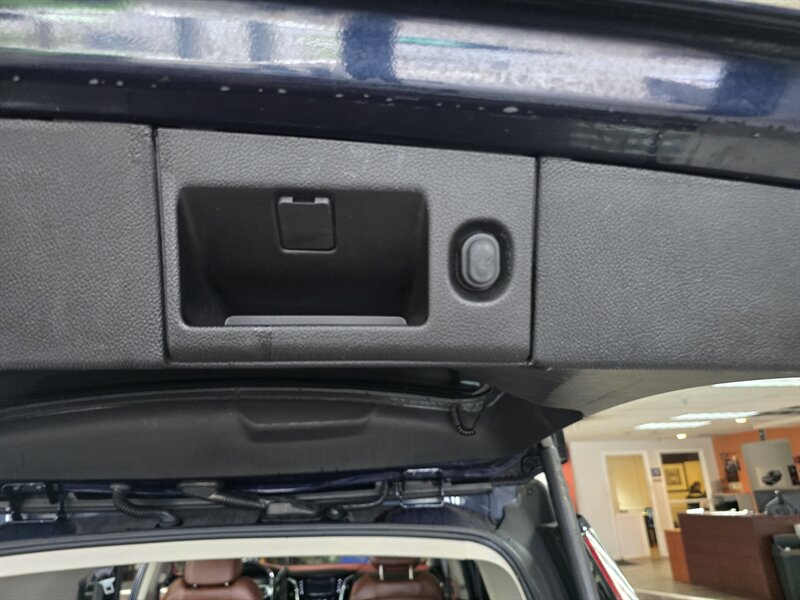 2018 Cadillac Escalade Premium Luxury - Photo 36 - Hamilton, OH 45015