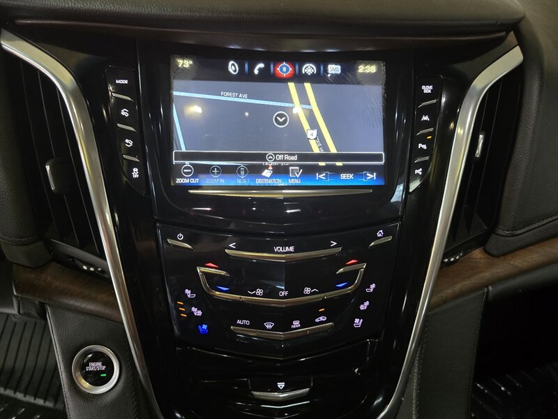 2018 Cadillac Escalade Premium Luxury - Photo 25 - Hamilton, OH 45015