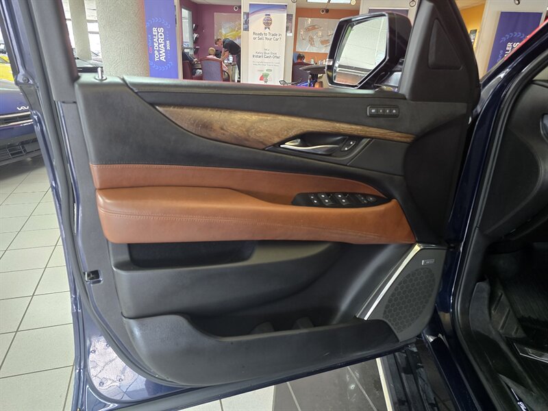2018 Cadillac Escalade Premium Luxury - Photo 7 - Hamilton, OH 45015