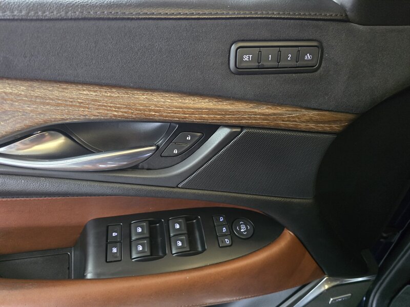 2018 Cadillac Escalade Premium Luxury - Photo 21 - Hamilton, OH 45015