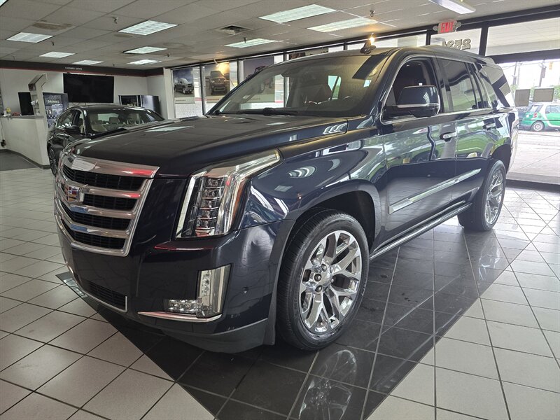 2018 Cadillac Escalade Premium Luxury   - Photo 1 - Hamilton, OH 45015