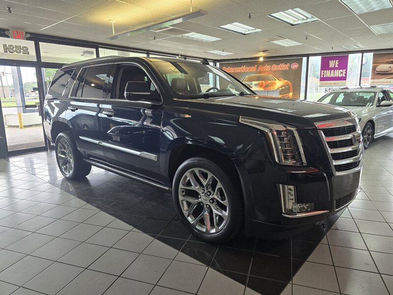 2018 Cadillac Escalade Premium Luxury - Photo 3 - Hamilton, OH 45015
