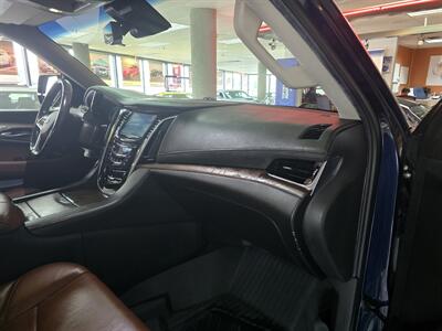 2018 Cadillac Escalade Premium Luxury - Photo 15 - Hamilton, OH 45015