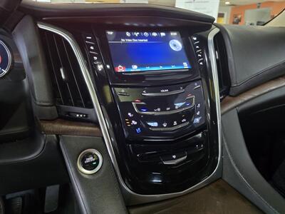 2018 Cadillac Escalade Premium Luxury - Photo 23 - Hamilton, OH 45015
