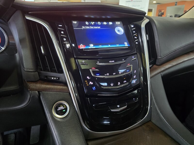 2018 Cadillac Escalade Premium Luxury - Photo 23 - Hamilton, OH 45015