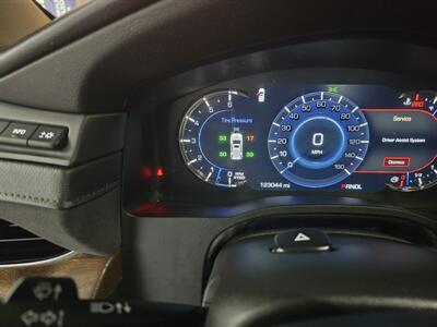 2018 Cadillac Escalade Premium Luxury - Photo 29 - Hamilton, OH 45015
