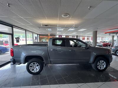 2018 Chevrolet Colorado LT 4DR CREWCAB   - Photo 5 - Hamilton, OH 45015