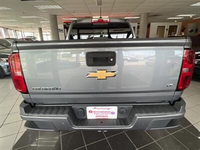 2018 Chevrolet Colorado LT 4DR CREWCAB   - Photo 7 - Hamilton, OH 45015