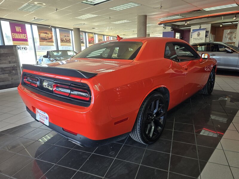 2020 Dodge Challenger SXT 2DR COUPE - Photo 4 - Hamilton, OH 45015