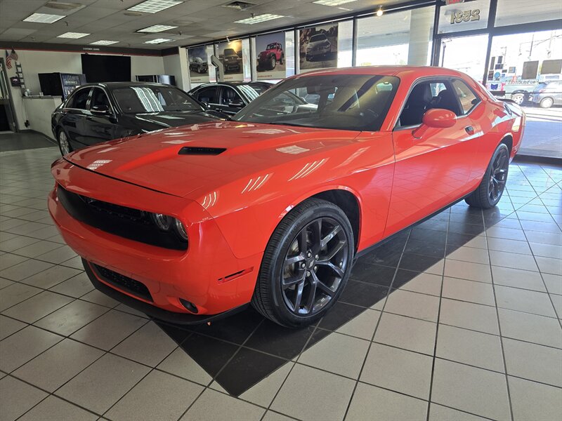 2020 Dodge Challenger SXT 2DR COUPE   - Photo 1 - Hamilton, OH 45015