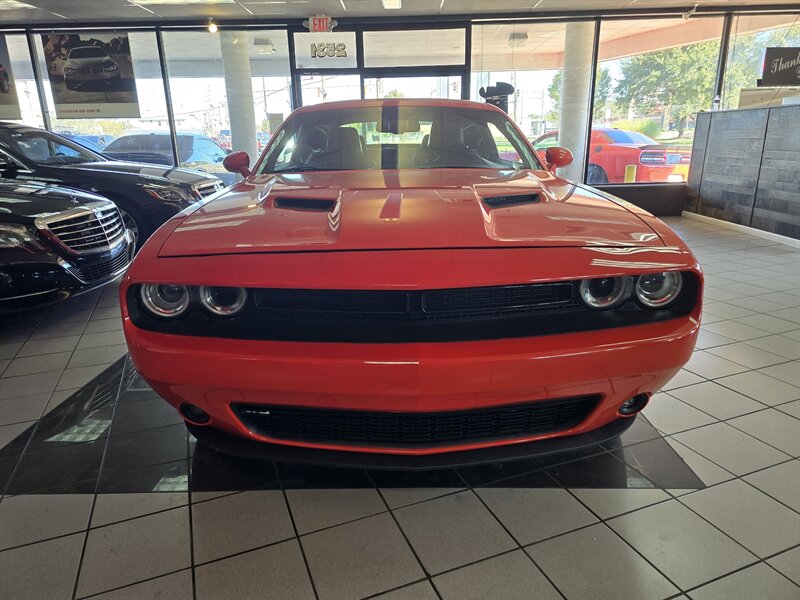 2020 Dodge Challenger SXT 2DR COUPE - Photo 2 - Hamilton, OH 45015