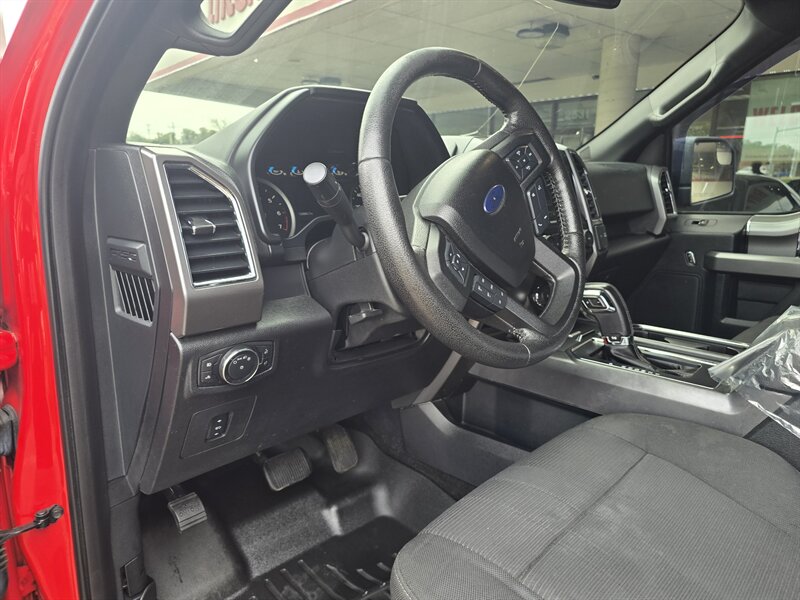 2015 Ford F-150 XLT EXTENDED CAB 4X4 - Photo 8 - Hamilton, OH 45015