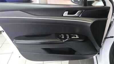 2021 Kia K5 LXS 4DR SEDAN   - Photo 19 - Hamilton, OH 45015