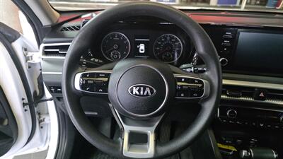 2021 Kia K5 LXS 4DR SEDAN   - Photo 14 - Hamilton, OH 45015