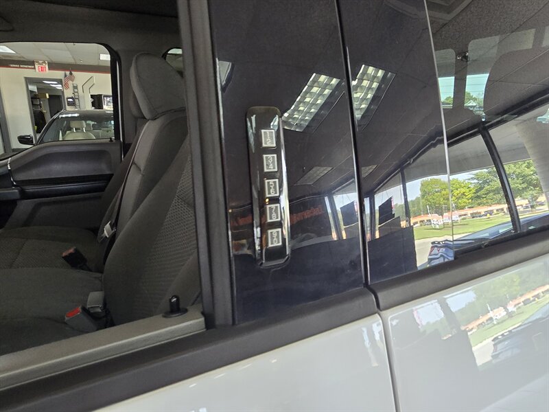 2016 Ford F-150 XLT SUPER CREW 4X4 - Photo 32 - Hamilton, OH 45015