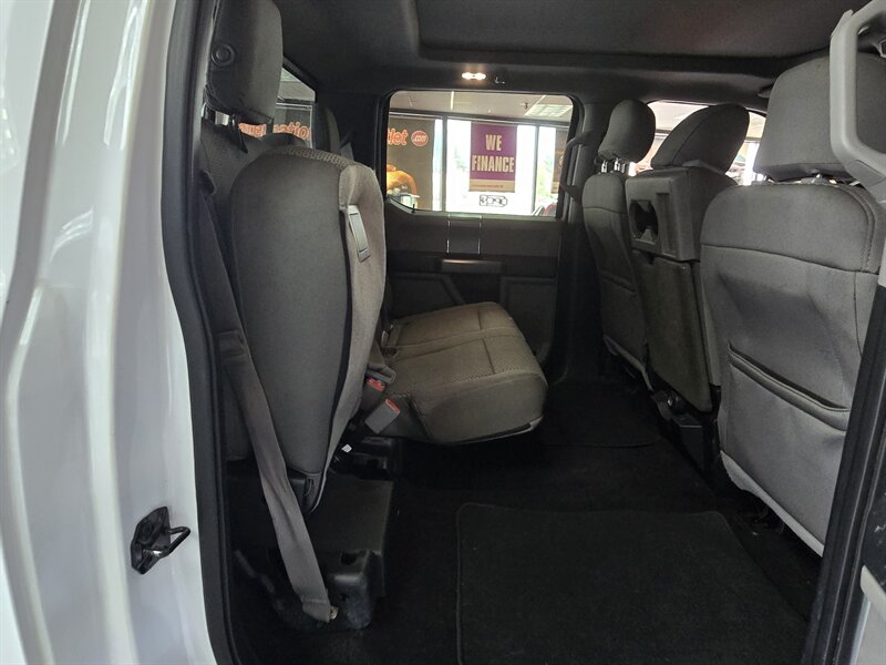 2016 Ford F-150 XLT SUPER CREW 4X4 - Photo 16 - Hamilton, OH 45015