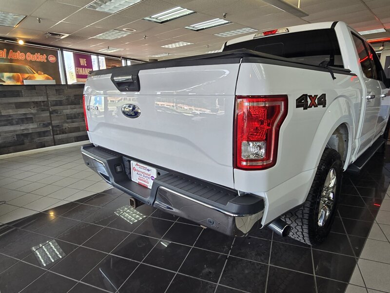 2016 Ford F-150 XLT SUPER CREW 4X4 - Photo 5 - Hamilton, OH 45015