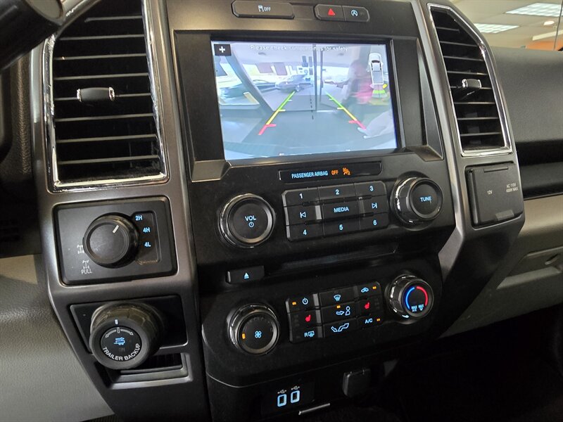 2016 Ford F-150 XLT SUPER CREW 4X4 - Photo 24 - Hamilton, OH 45015