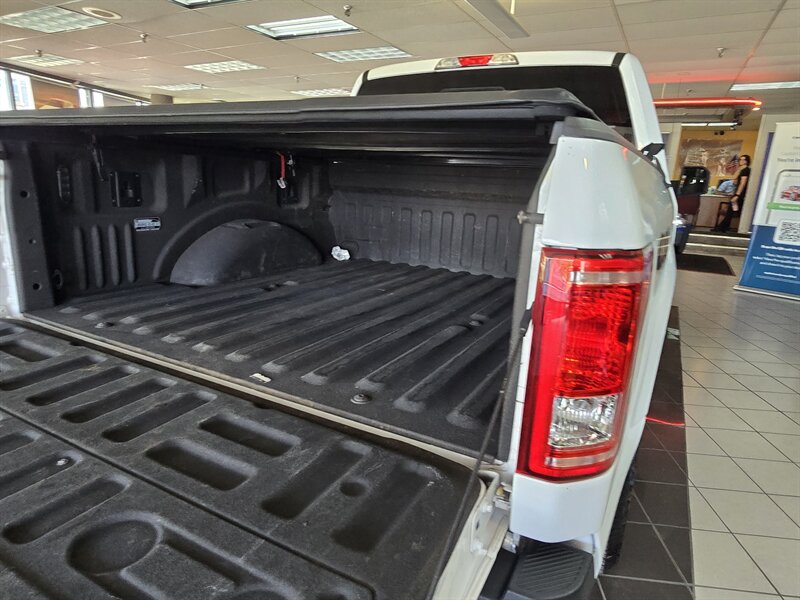 2016 Ford F-150 XLT SUPER CREW 4X4 - Photo 39 - Hamilton, OH 45015