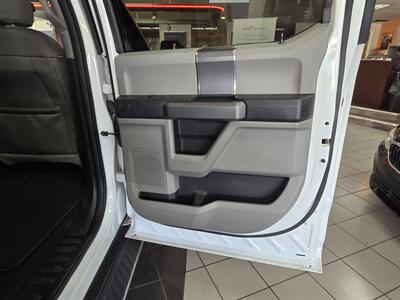 2016 Ford F-150 XLT SUPER CREW 4X4 - Photo 15 - Hamilton, OH 45015
