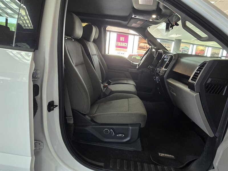 2016 Ford F-150 XLT SUPER CREW 4X4 - Photo 14 - Hamilton, OH 45015