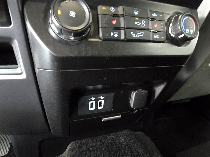 2016 Ford F-150 XLT SUPER CREW 4X4 - Photo 26 - Hamilton, OH 45015