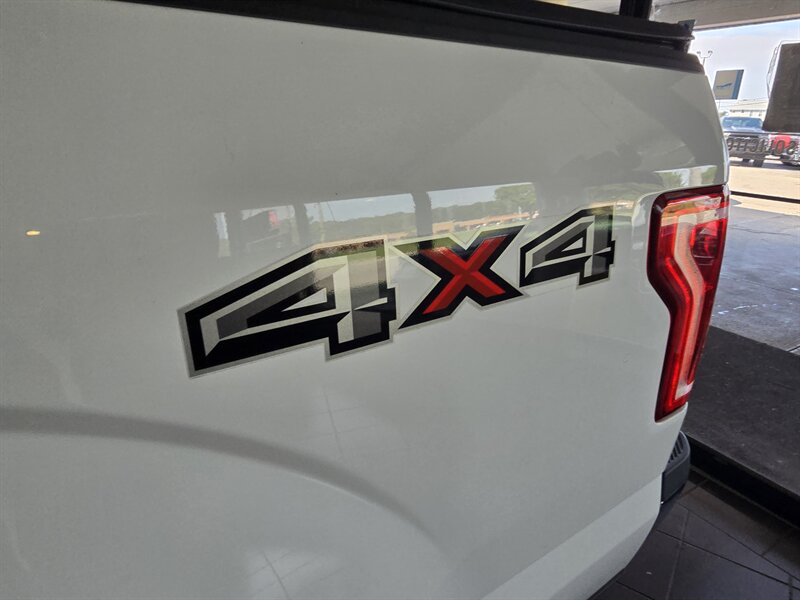 2016 Ford F-150 XLT SUPER CREW 4X4 - Photo 34 - Hamilton, OH 45015
