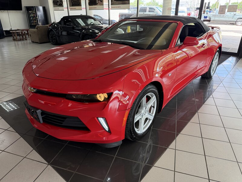 2016 Chevrolet Camaro LT 2DR CONVERTIBLE - Photo 30 - Hamilton, OH 45015