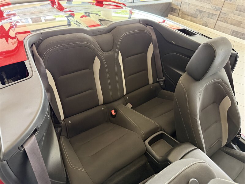 2016 Chevrolet Camaro LT 2DR CONVERTIBLE - Photo 22 - Hamilton, OH 45015