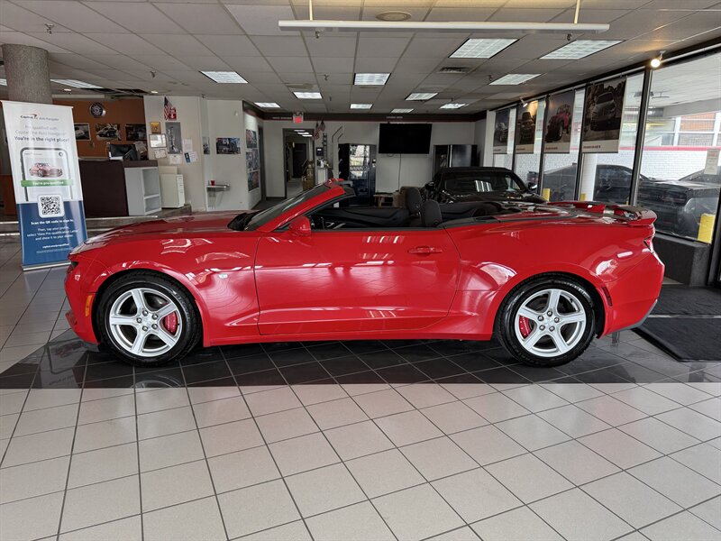 2016 Chevrolet Camaro LT 2DR CONVERTIBLE - Photo 2 - Hamilton, OH 45015