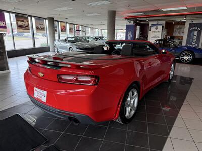 2016 Chevrolet Camaro LT 2DR CONVERTIBLE - Photo 6 - Hamilton, OH 45015