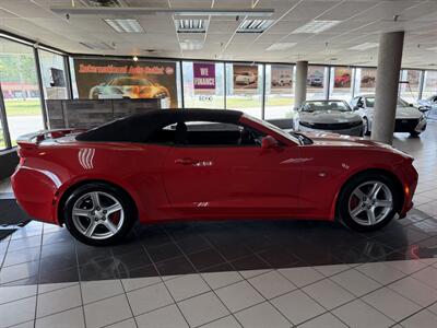 2016 Chevrolet Camaro LT 2DR CONVERTIBLE - Photo 32 - Hamilton, OH 45015