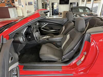 2016 Chevrolet Camaro LT 2DR CONVERTIBLE - Photo 7 - Hamilton, OH 45015