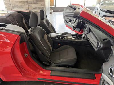 2016 Chevrolet Camaro LT 2DR CONVERTIBLE - Photo 19 - Hamilton, OH 45015