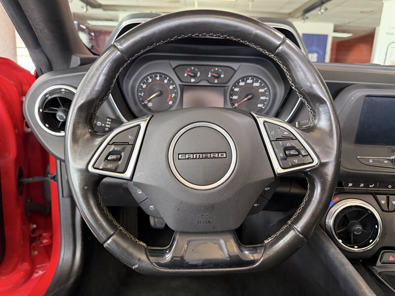 2016 Chevrolet Camaro LT 2DR CONVERTIBLE - Photo 14 - Hamilton, OH 45015