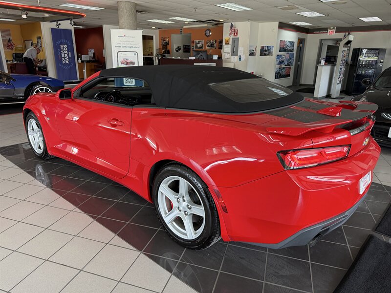 2016 Chevrolet Camaro LT 2DR CONVERTIBLE - Photo 34 - Hamilton, OH 45015