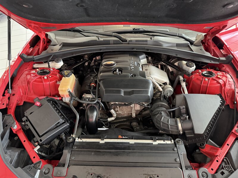 2016 Chevrolet Camaro LT 2DR CONVERTIBLE - Photo 29 - Hamilton, OH 45015
