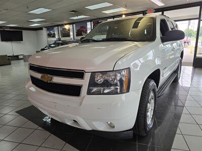 2012 Chevrolet Tahoe LT 4DR SUV 4X4/WHEELCHAIR LIFT   - Photo 2 - Hamilton, OH 45015