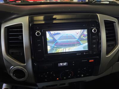 2014 Toyota Tacoma V6  4DR CREW CAB 4X4   - Photo 21 - Hamilton, OH 45015