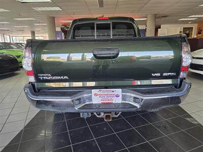 2014 Toyota Tacoma V6  4DR CREW CAB 4X4   - Photo 5 - Hamilton, OH 45015