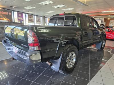 2014 Toyota Tacoma V6  4DR CREW CAB 4X4   - Photo 4 - Hamilton, OH 45015