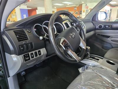 2014 Toyota Tacoma V6  4DR CREW CAB 4X4   - Photo 8 - Hamilton, OH 45015