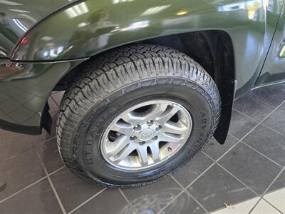 2014 Toyota Tacoma V6  4DR CREW CAB 4X4   - Photo 31 - Hamilton, OH 45015
